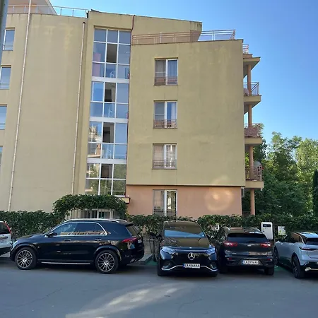 Beatris Family House Хотел 3*