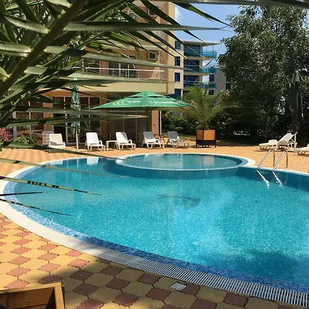 Хотел Beatris Family House