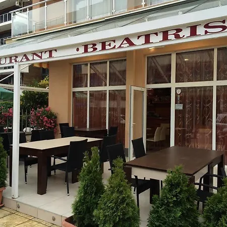 Beatris Family House فندق
