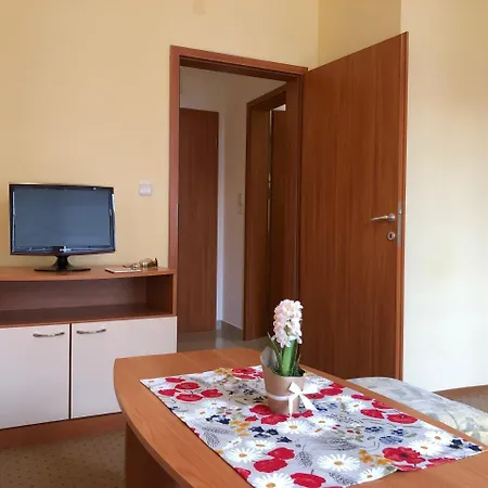 Beatris Family House Хотел 3*