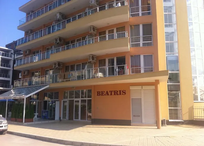 Beatris Family House מלון