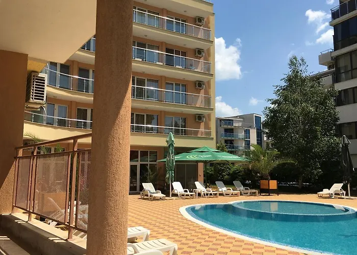 מלון Beatris Family House 3*