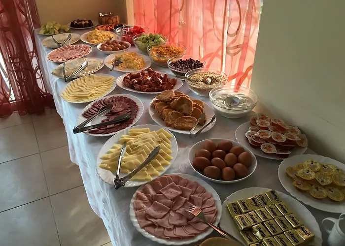 Beatris Family House מלון