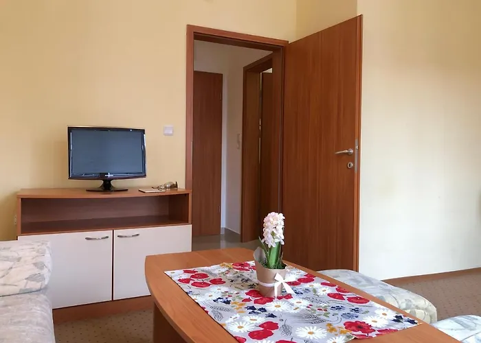 Beatris Family House מלון 3*