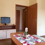 Beatris Family House فندق 3*